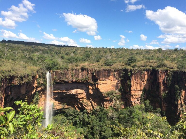 Cachoeira Véu de Noiva - Chapada dos Guimarães MT