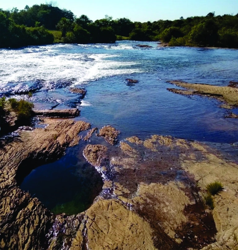 Cachoeira-Da-Mulata-Jaciara-MT-Cerrado-Brasil-Ecoturismo