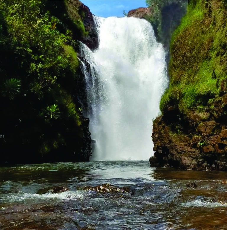 cachoeira-da-fumaça-jaciara-mt-cerrado-américa-do-sul