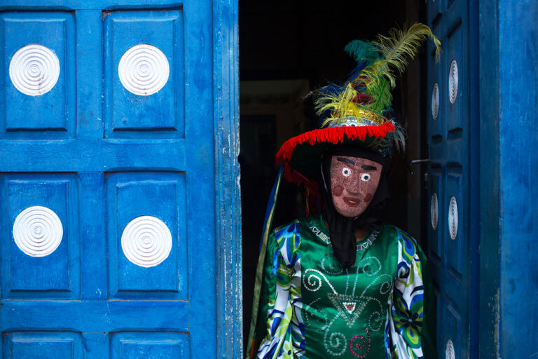 Dança dos Mascarados Foto Ahmad Jarrah